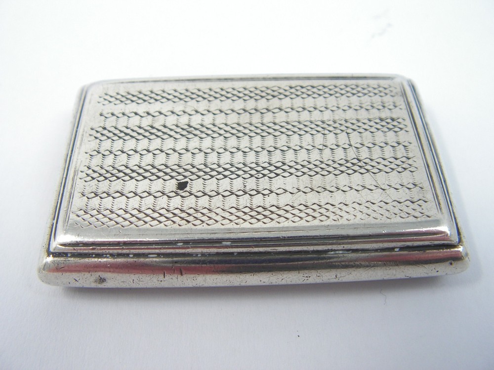 ANTIQUE WILLIAM IV THOMAS SHAW SOLID STERLING SILVER SNUFF PILL BOX 1835
