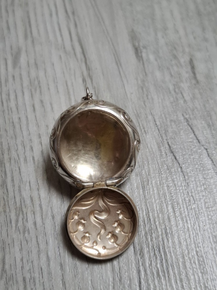 Vintage Silver Snuff Box Pendant
