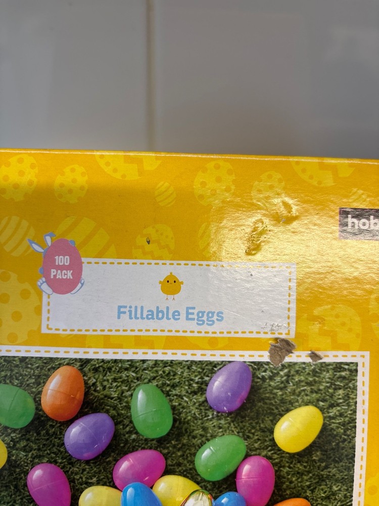 2 X HOBBYCRAFT 100 PACK REFILLABLE EGGS(INCLUDE 1 GOLD EGG) EASTER EGG HUNT