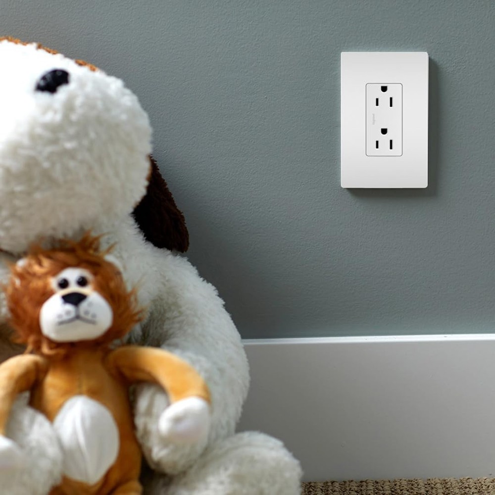 Pass Seymour White 15 Amp Electrical Outlet Home Improvement Wall Socket