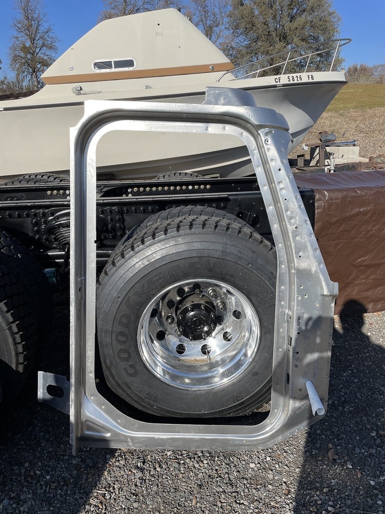 Freightliner 122SD Door Frame