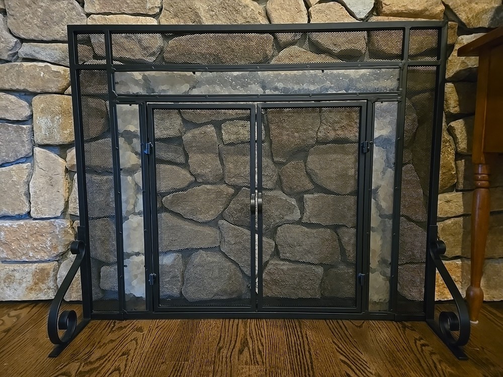 Fireplace Screen - Plow And Hearth - Excellent Condition