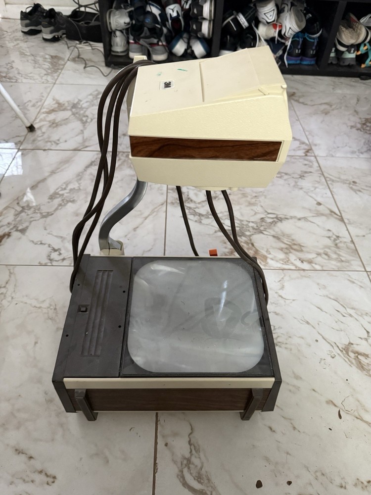 3M Overhead Projector