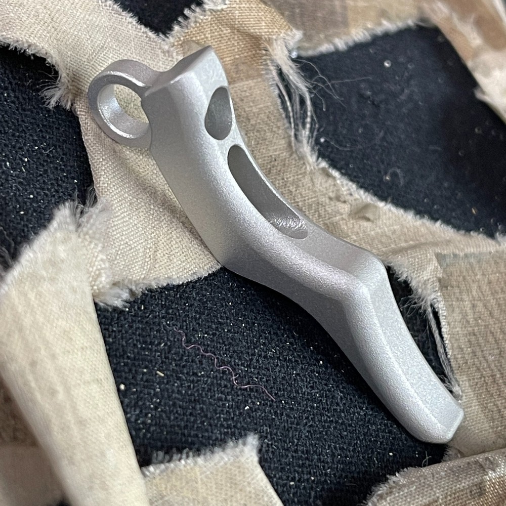 NEW Core Geo CS2 Hyper Deuce Trigger - Dust Silver