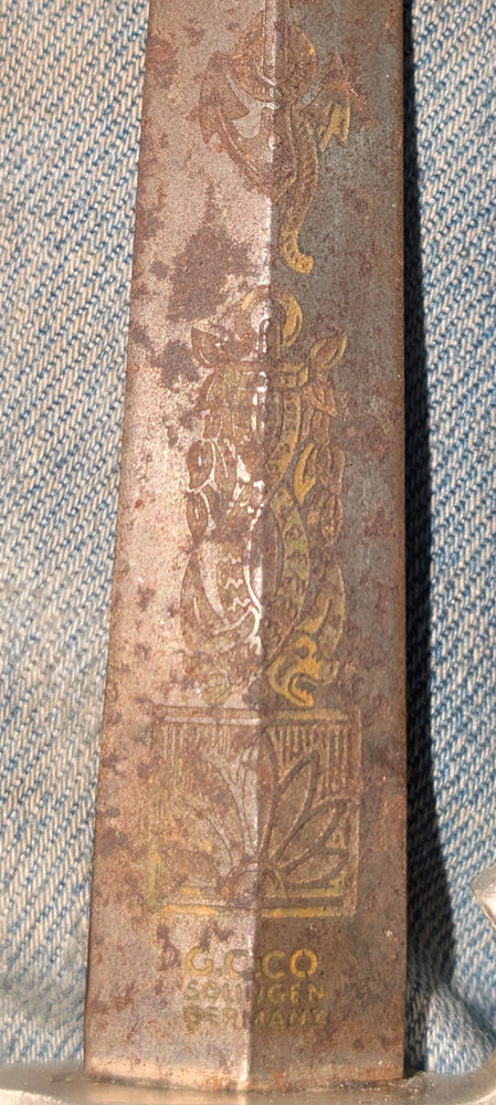 A GERMAN SOLINGEN DAGGER WITH ENGRAVED BLADE