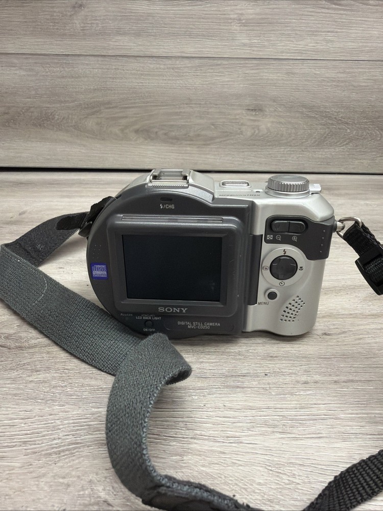 Sony Mavica MVC-CD250 2.0MP Digital Camera - UNTESTED
