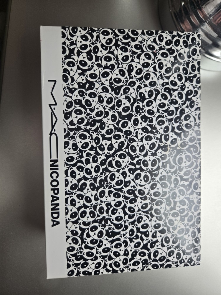 MAC NICO PANDA BRUSH SET