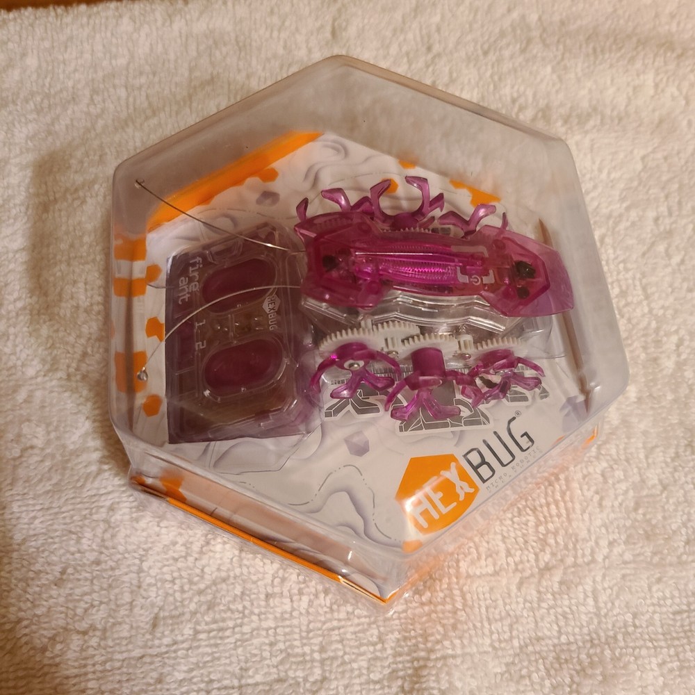 HEXBUG Fire Ant Mechanicals with Remote Control Purple New