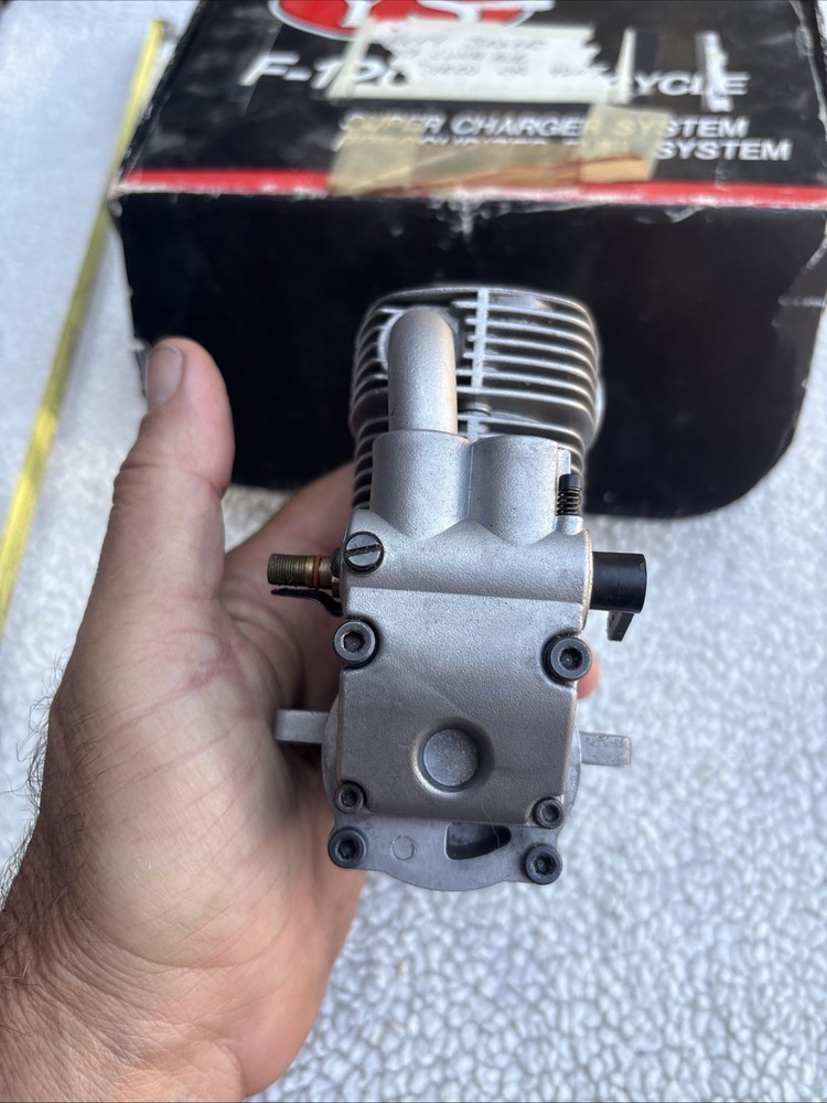 YS F-120 RC Airplane Engine 4 Stroke Untested