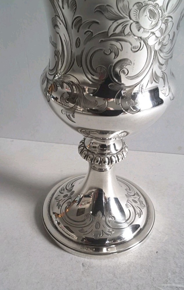 GOOD , CRESTED ANTIQUE SOLID SILVER GOBLET / CHALICE. HT. 17cms. LON. 1850