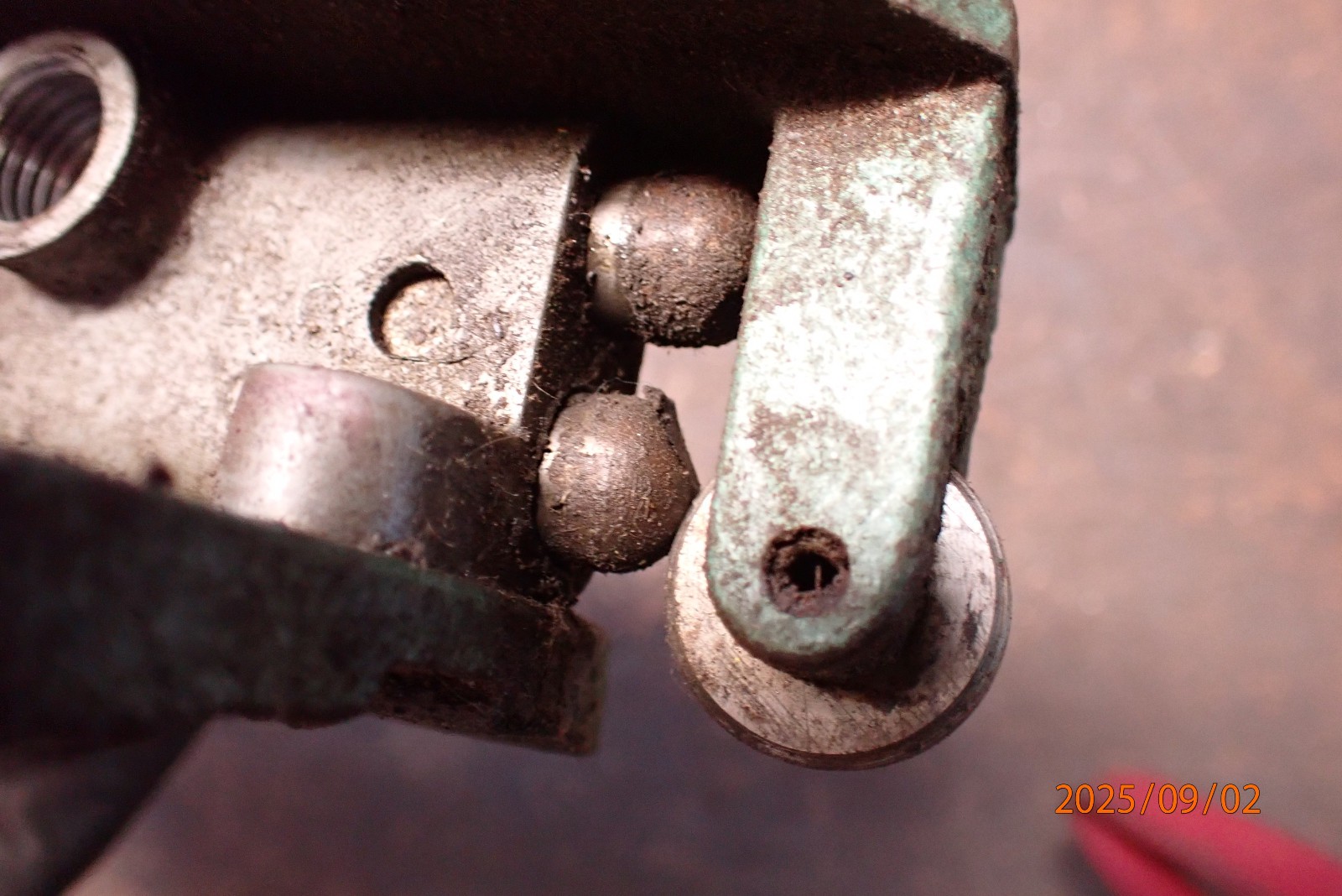 LOT A: OLDER HEINRICH PNEUMATIC AIR FOOT CONTROL PEDAL WORKS LEAKS