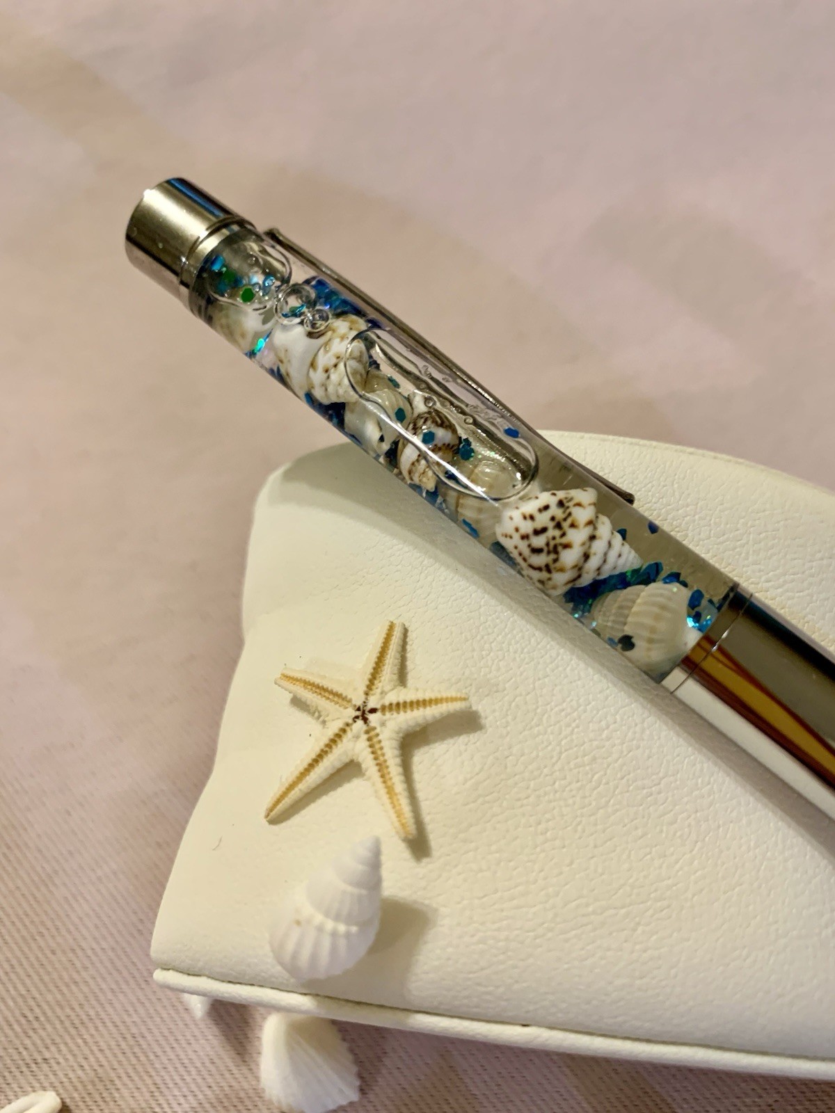 Handmade New Sea Shells With Blue Glitter & White Glitter Silver Float Pen