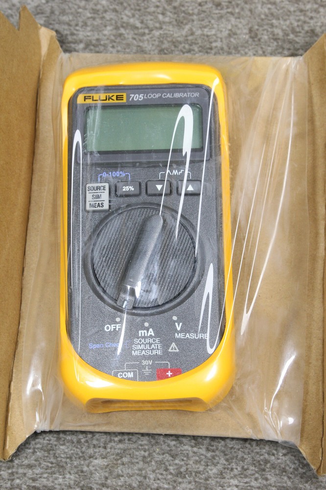 Fluke 705 Precision Loop Calibrator for Accurate Testing & Measurement