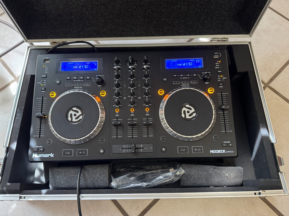 NUMARK MIXDECK EXPRESS Doble DECK USB-A USB-B CD MP3 ++ DJ Controller