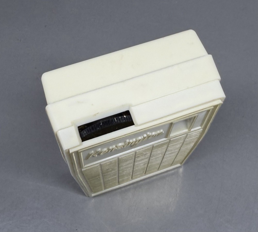Vintage Kingston Solid State Transistor Radio ~ Works ~ With Case