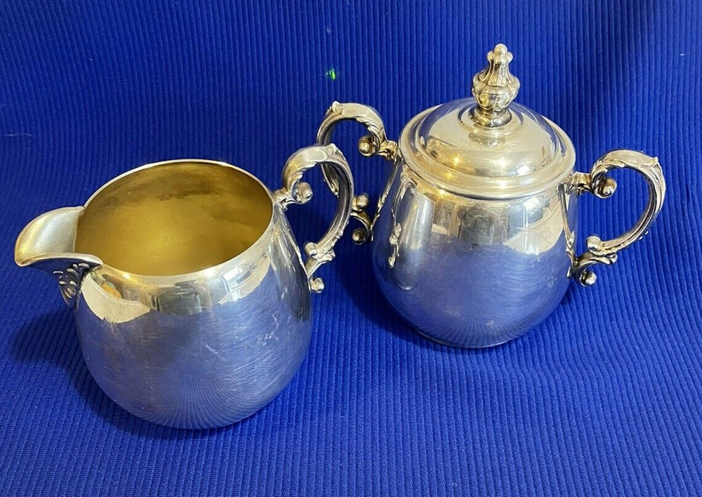 Wm Rogers Silverplate Cream & Sugar with Lid