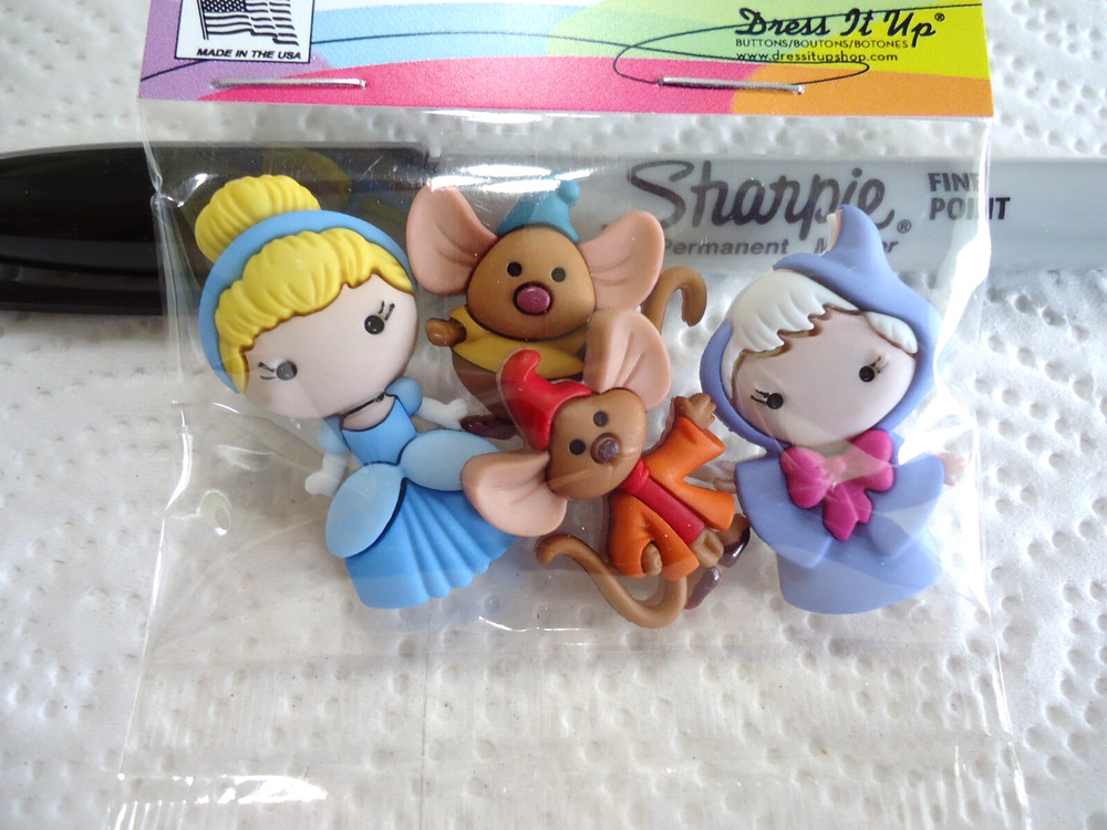 DISNEY Realistic CINDERELLA Buttons NIP