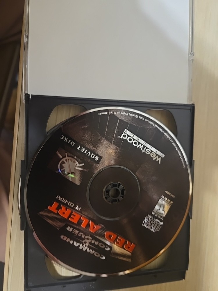 Command and Conquer Red Alert Soviet and Allied Discs Westwood Studios PC .(SB4)