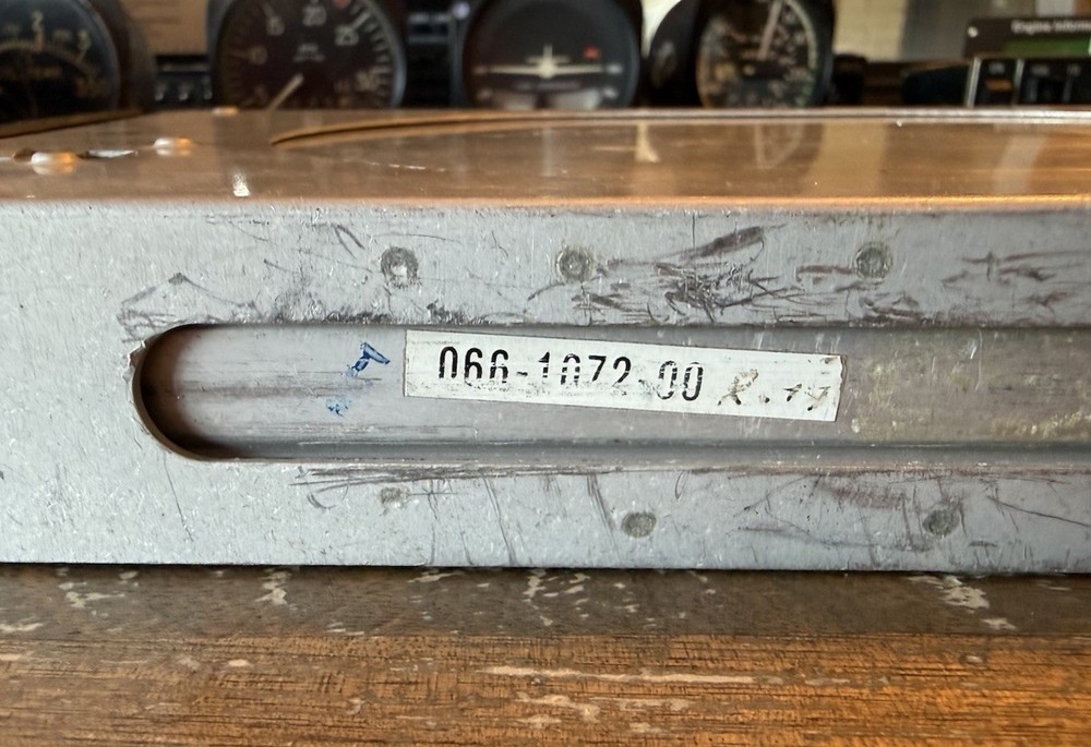 King KR87 ADF Receiver 066-1072-00 w Tray Bendix King Avionics Untested