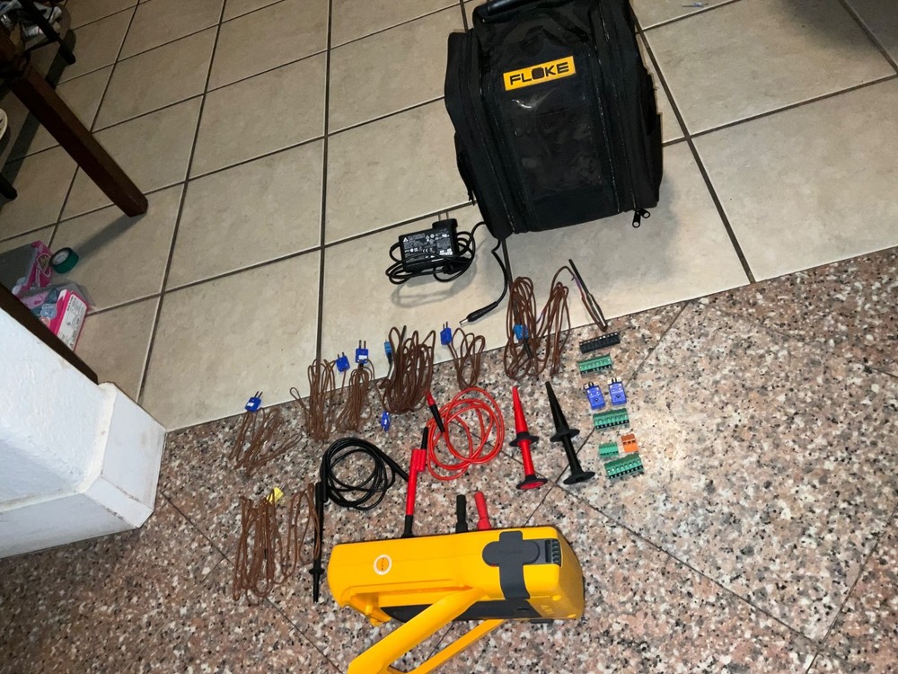 Fluke 753 Multifunction Documenting Process Calibrator