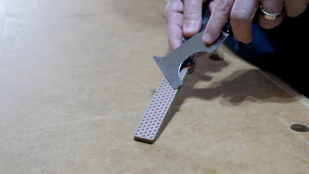 Compact Dia-Fold Diamond Sharpener - Ideal for Outdoor Use & Quick Sharpening