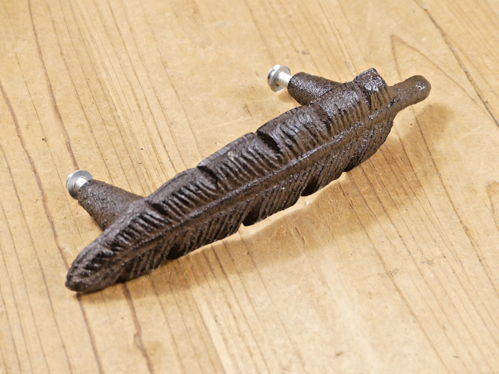 10 Drawer Pulls W/ Screws Handles Knobs Rustic Feather Cast Iron Dresser Kitchen