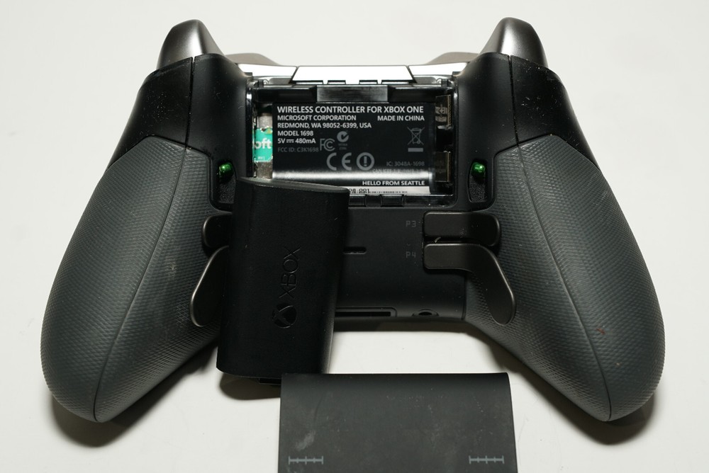 [EXEC] Microsoft Xbox One Elite 1698 Series 1 Controller Black Bluetooth Battery