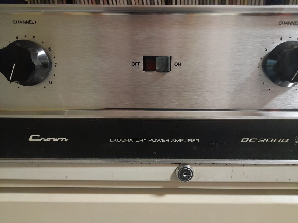 CROWN POWER PREAMPLIFIER AND FINAL MOD. IC 150 E DC 300A BLACK.