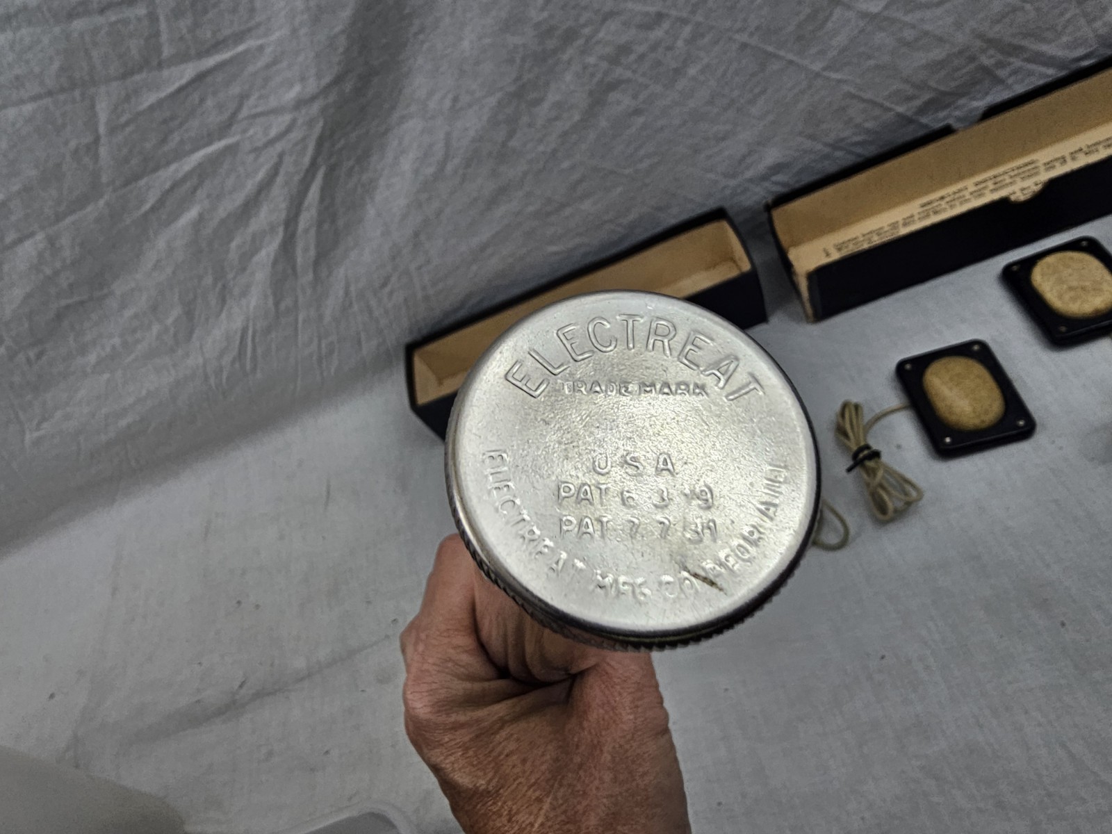 VINTAGE ELECTREAT PAIN RELIEF MASSAGER THERAPY KIT WITH EXTRAS