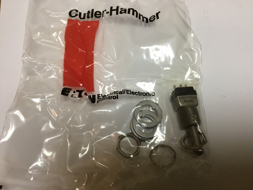 Cutler Hammer MS21351-321 SPDT Toggle Switch 8868K8