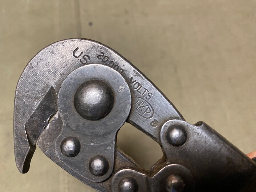 ORIGINAL WWII US ARMY M1938 WIRE CUTTERS-DATED 1945