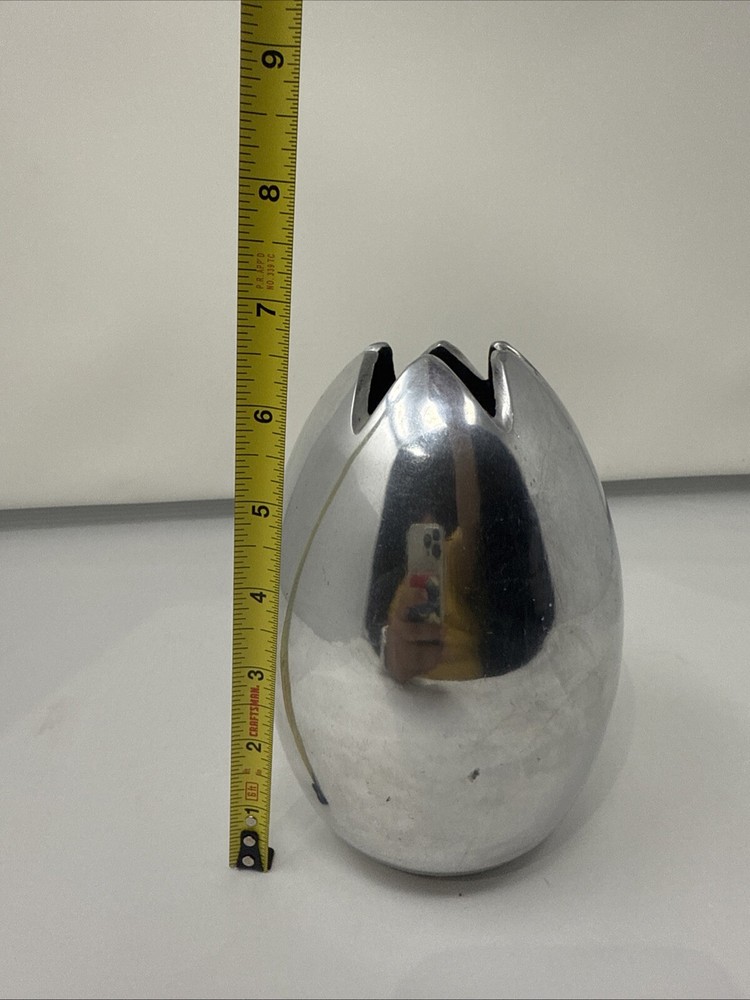 Metal egg Vase