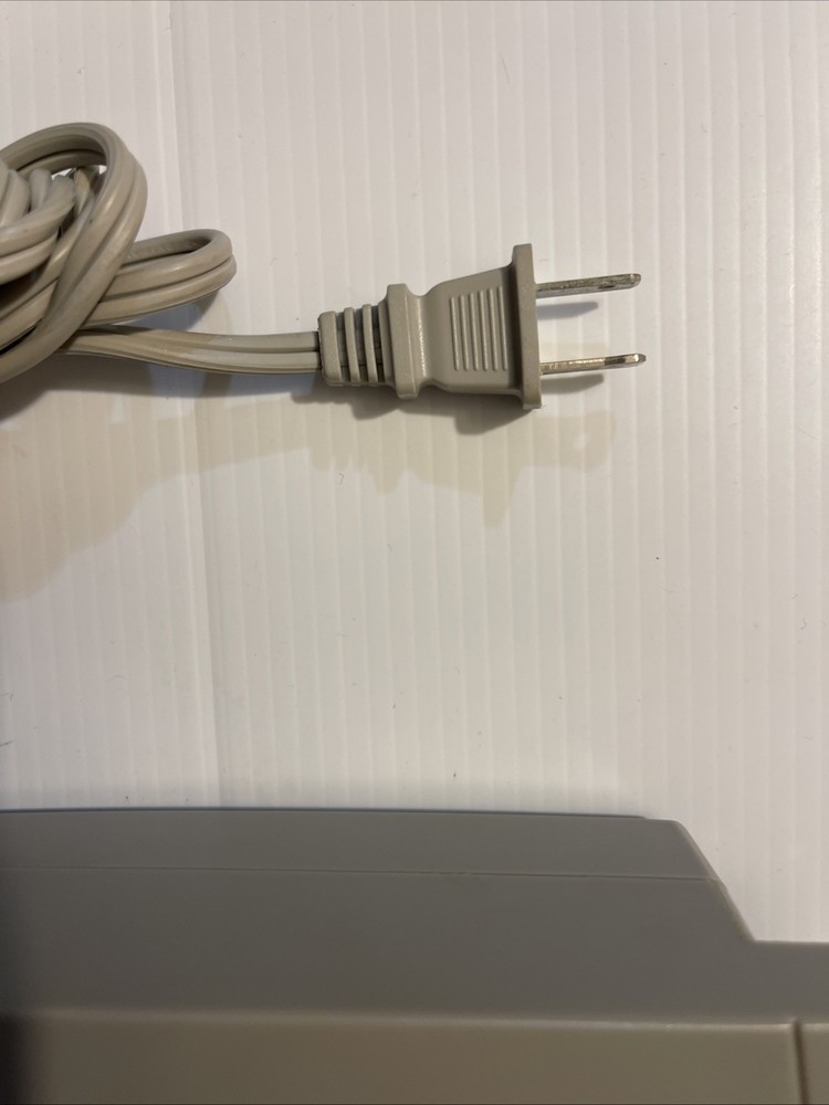 SUNSCOPE Paper Shredder - Strip Cut Gray.