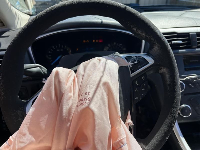 FUSION 2015 High Mounted Stop Light 104718171