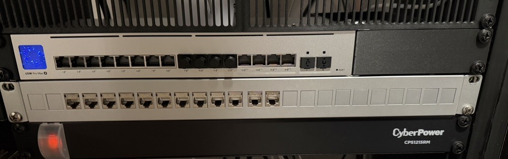 Ubiquiti Unifi Rack Mount Blank Patch Panel 24-Port UACC-RACK-PANEL-PATCH