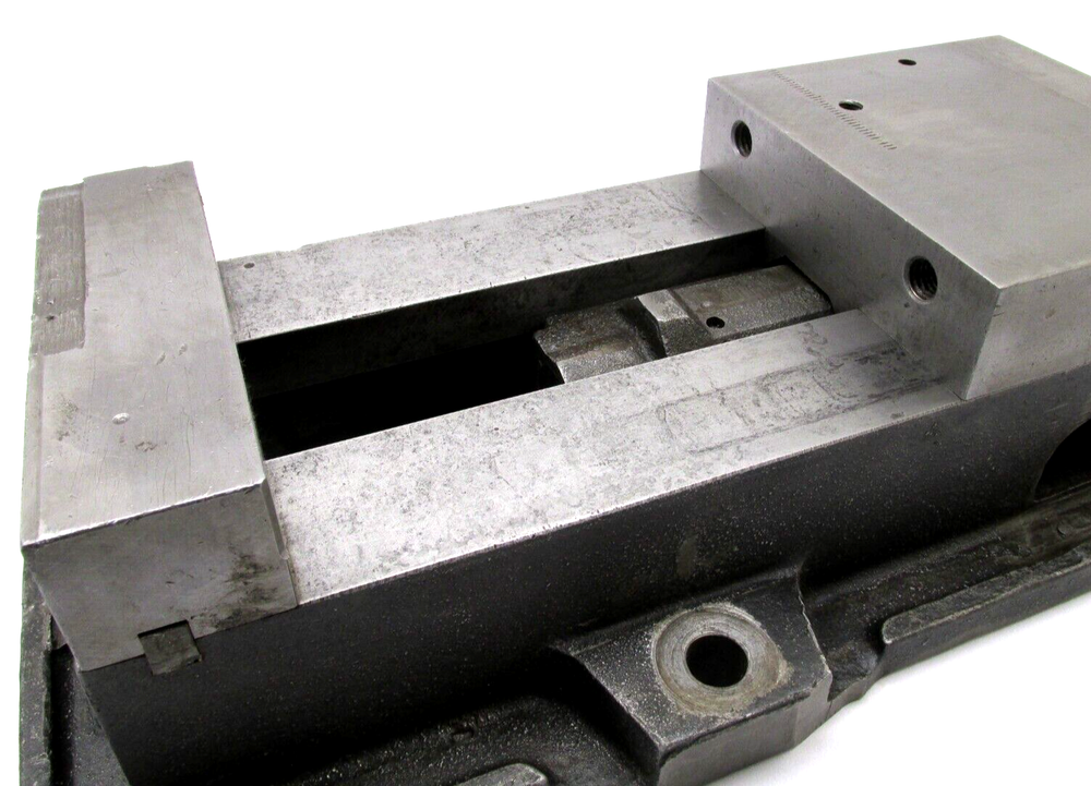 KURT ANGLOCK 6" MILLING MACHINE VISE - #D60