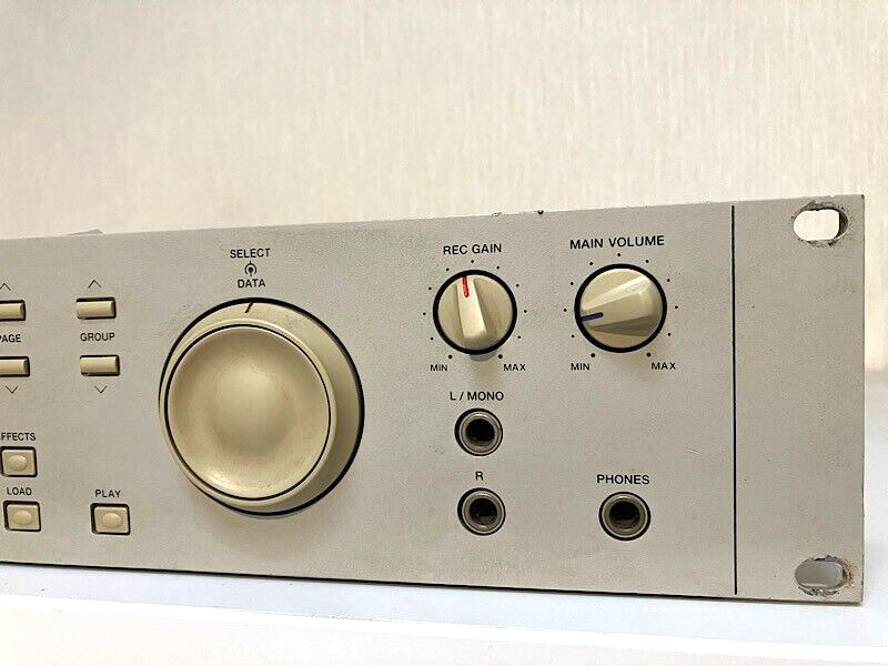 AKAI S2000 Professional Midi Stereo Digital Sampler Rack Mountable NOT Tested