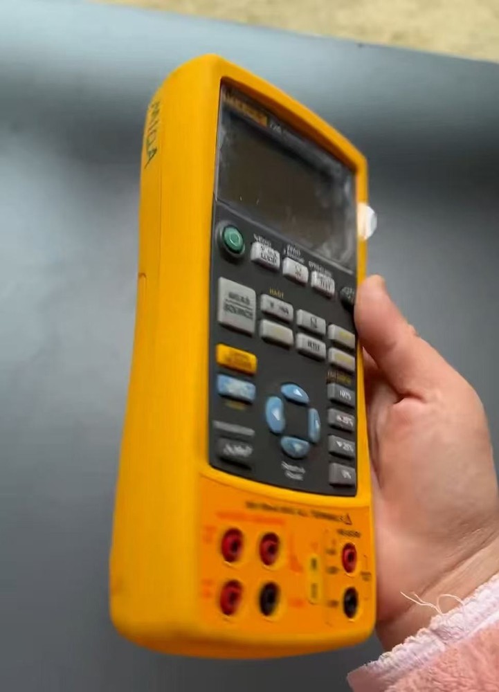 Fluke 726 Precision Multifunction Process Calibrator
