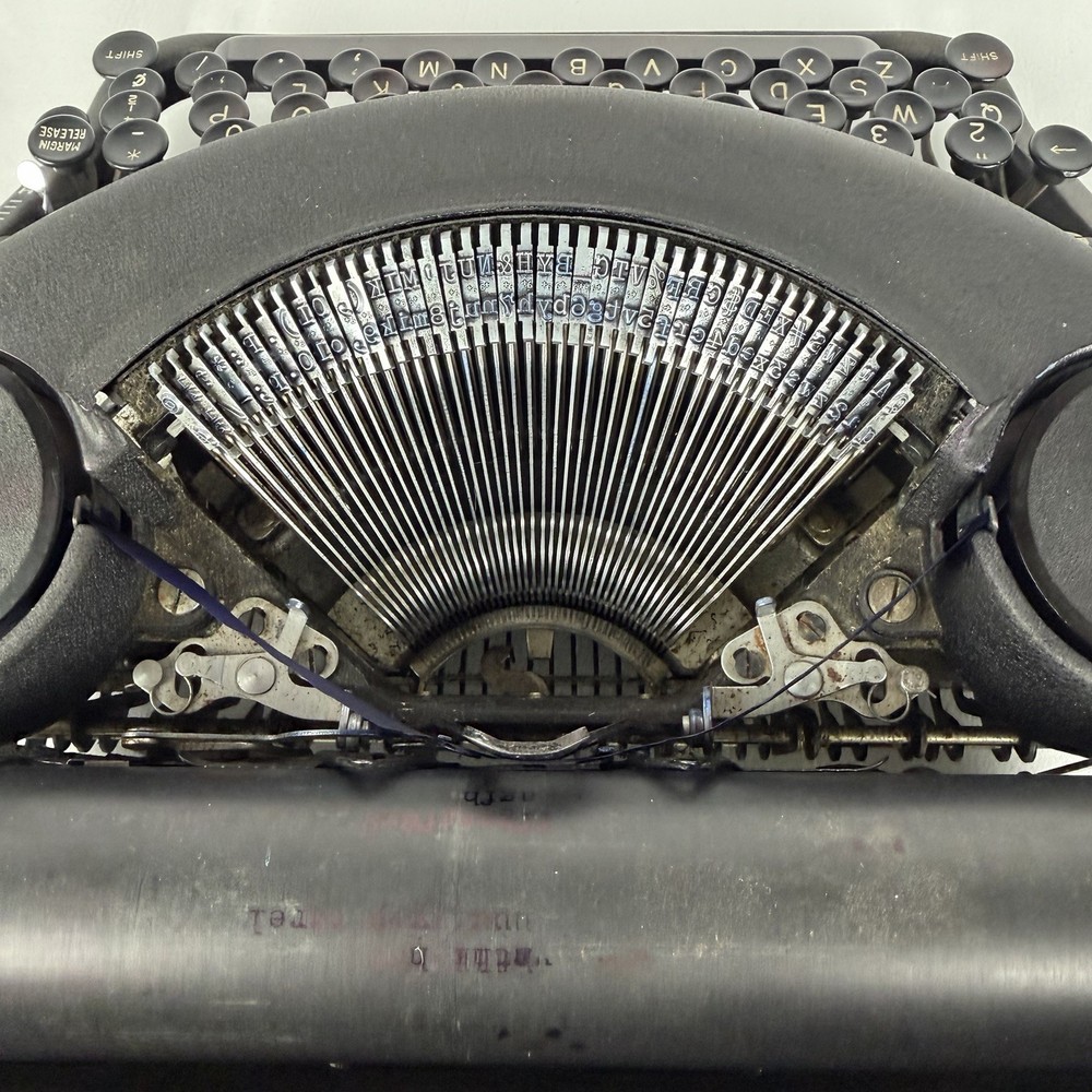 Remington Noiseless Model 7 Typewriter Working with Case