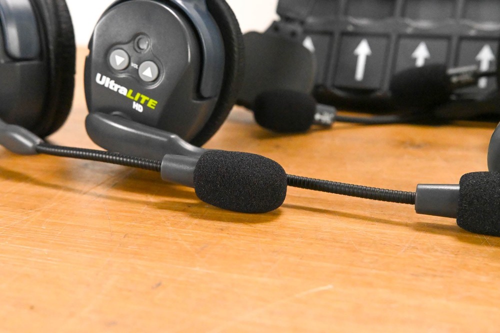 Eartec UltraLITE HD 4-User Wireless Intercom System CG01YMS