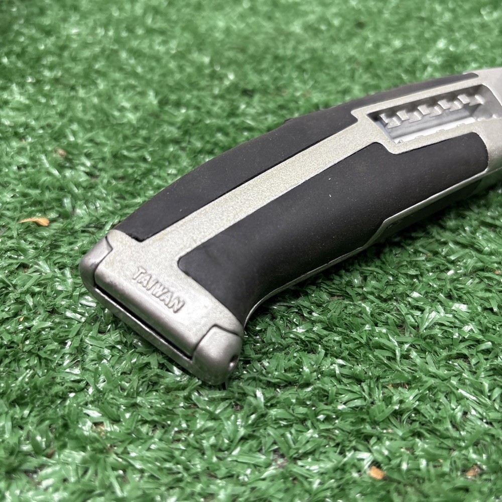 Fiskars Lockable Utility Knife