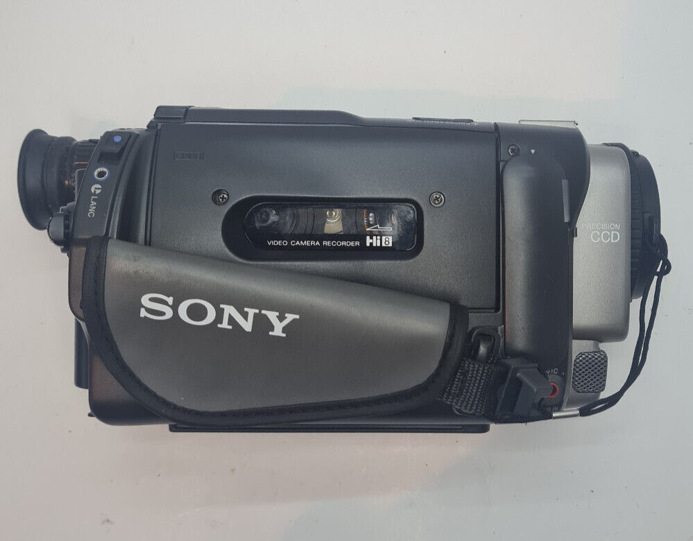 Sony CCD-TR3100E Handycam Video 8 Camcorder Bundle Fully Working