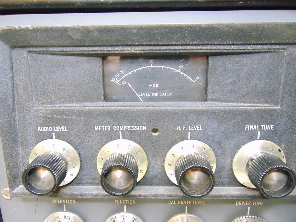 Hallicrafters HT-32 Ham Radio Transmitter
