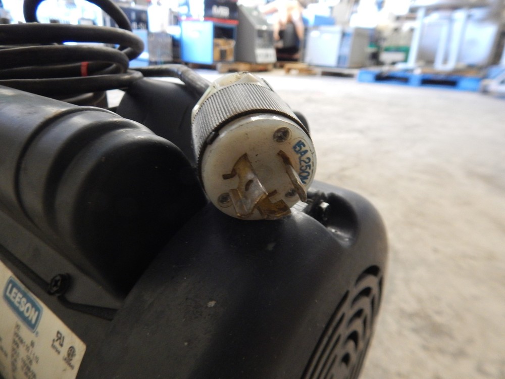 Varian SD-700 Vane Rotary Pump (#4543)