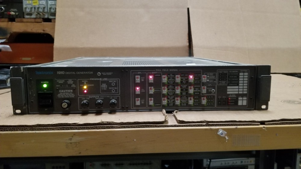 Tektronix 1910 Digital Generator Powers UP!
