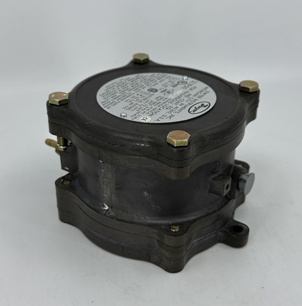 Dwyer 1950-00-2F Explosion-Proof Differential Pressure Switch NEW