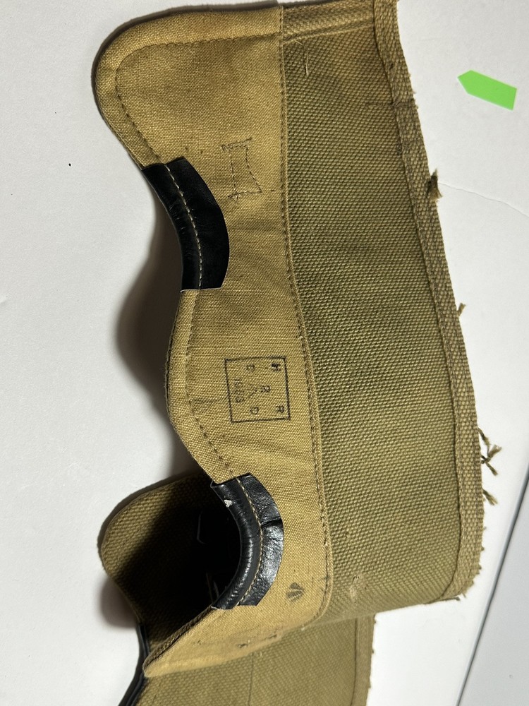 Pair Original Dated British Army Soldiers Spat / Gaiter