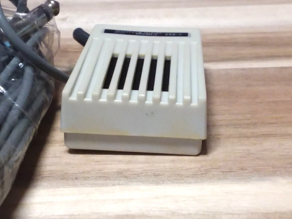 Vintage Conqueror Crystal Microphone (Harmonica?) ~ Model C-889 ~ NEW