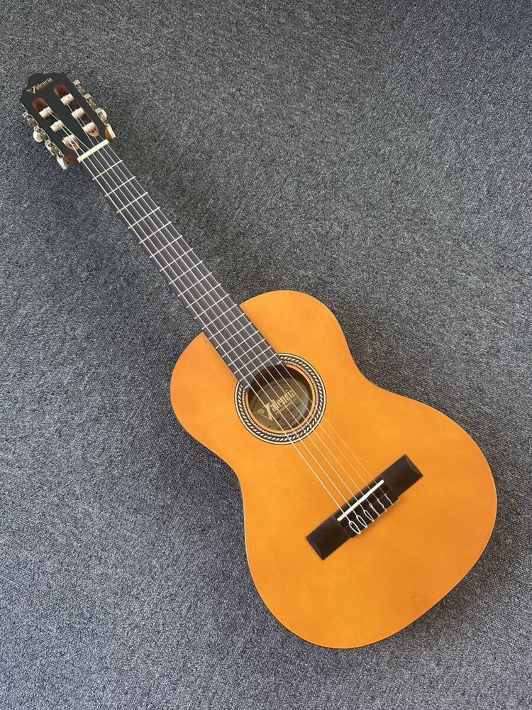Valencia 1/2 Size Classical Guitar Approx 86cm VC202 Beginner Model