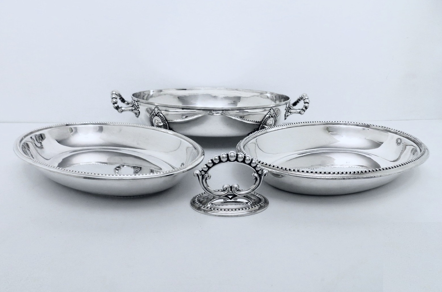 1860 MAPPIN BROTHERS LONDON BRIDGE AESTHETIC PEARLED WARMING SERVING DISH 14"